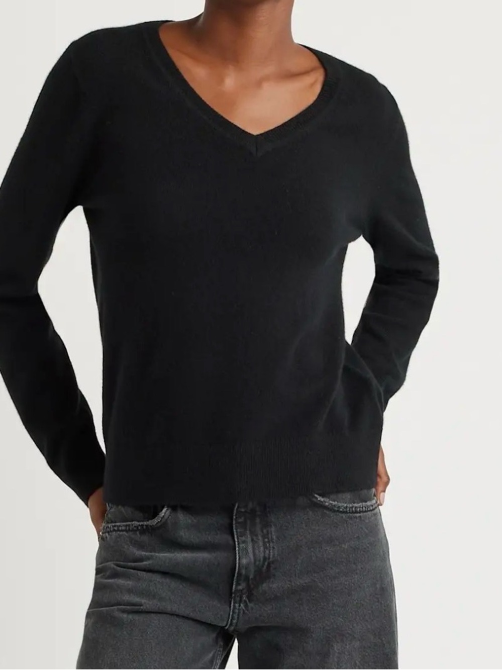 Quince 100% Mongolian Cashmere Black V-Neck Sweater – XS